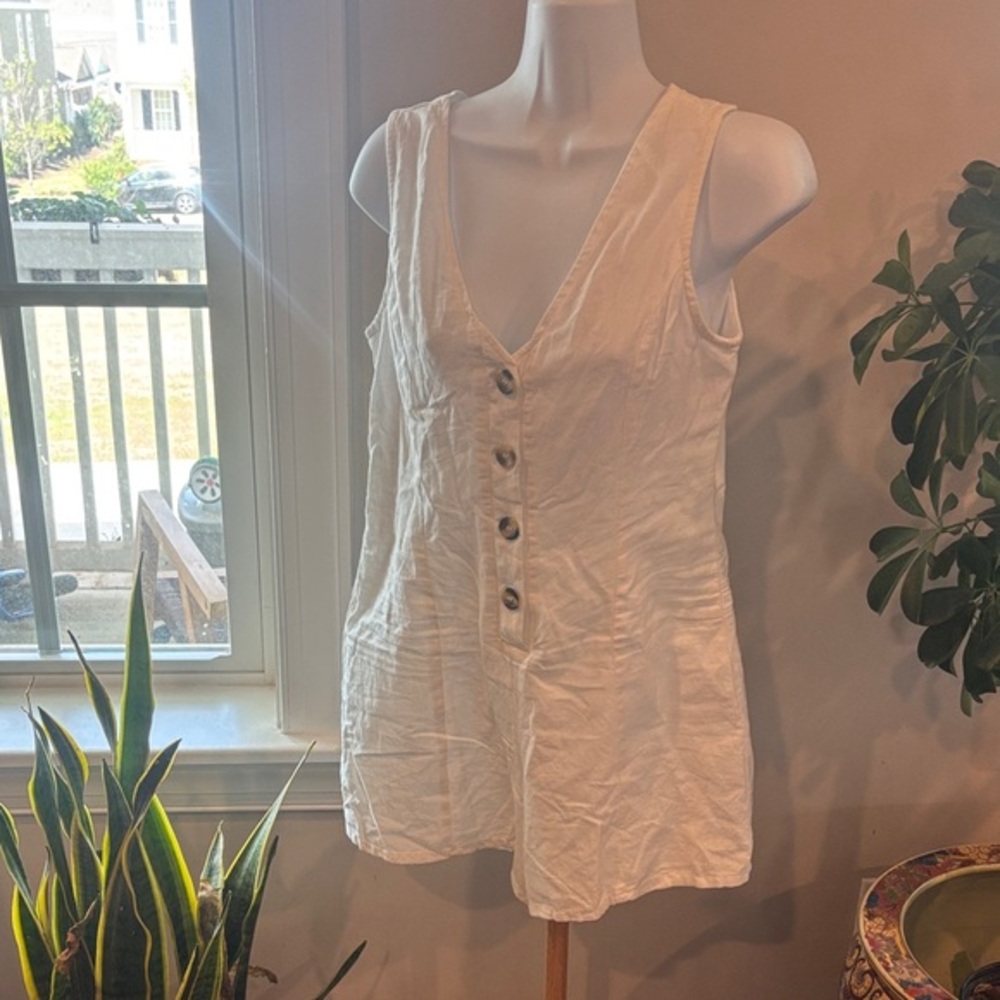 Sleeveless V-Neck Button Romper in White